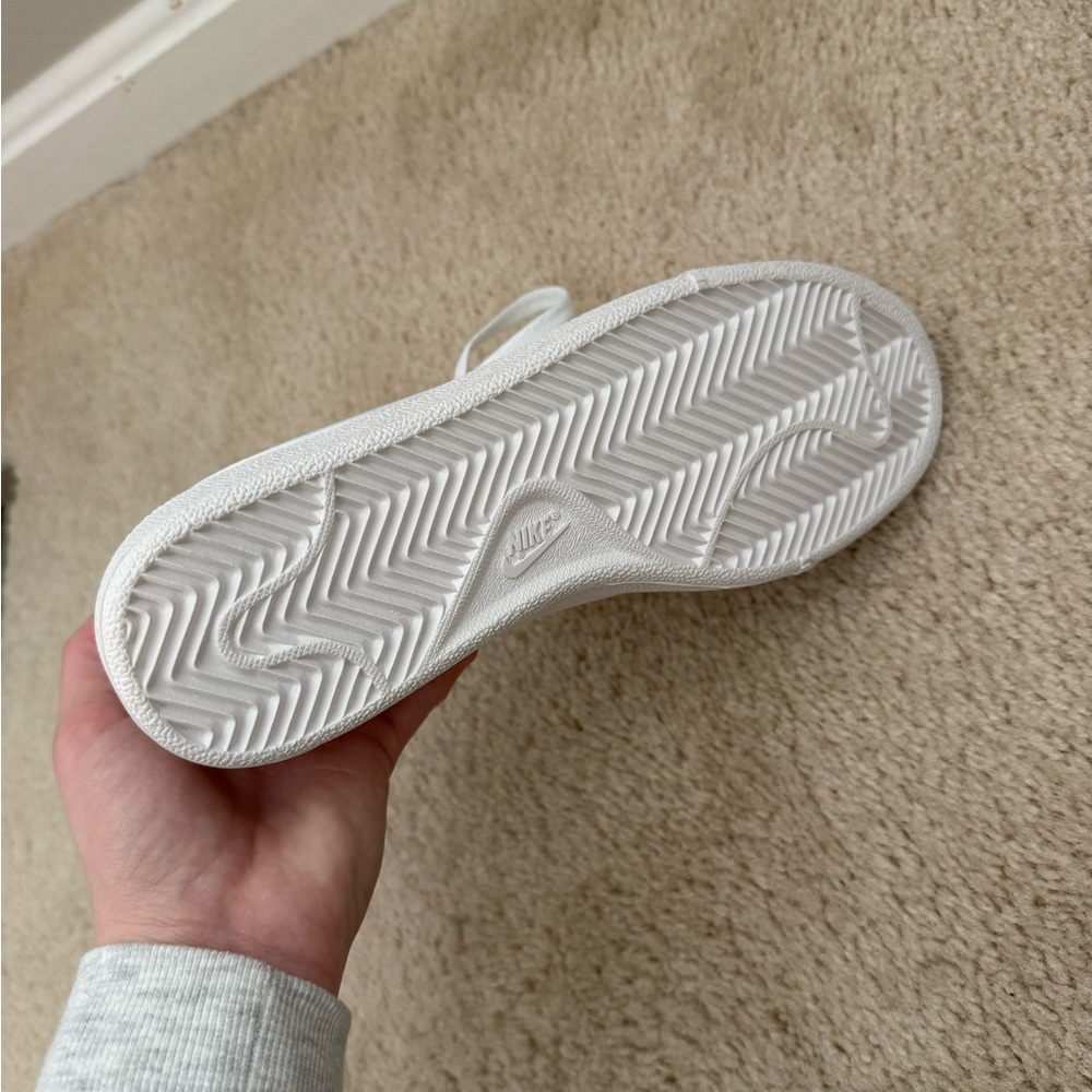 White Nike Casual Sneakers - Picture 4 of 4